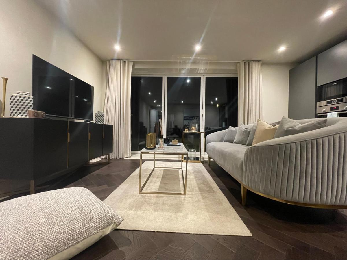 Sophisticated 1Br, 1 Ba Chigwell Designer Flat Chcl F2 Apartment ภายนอก รูปภาพ