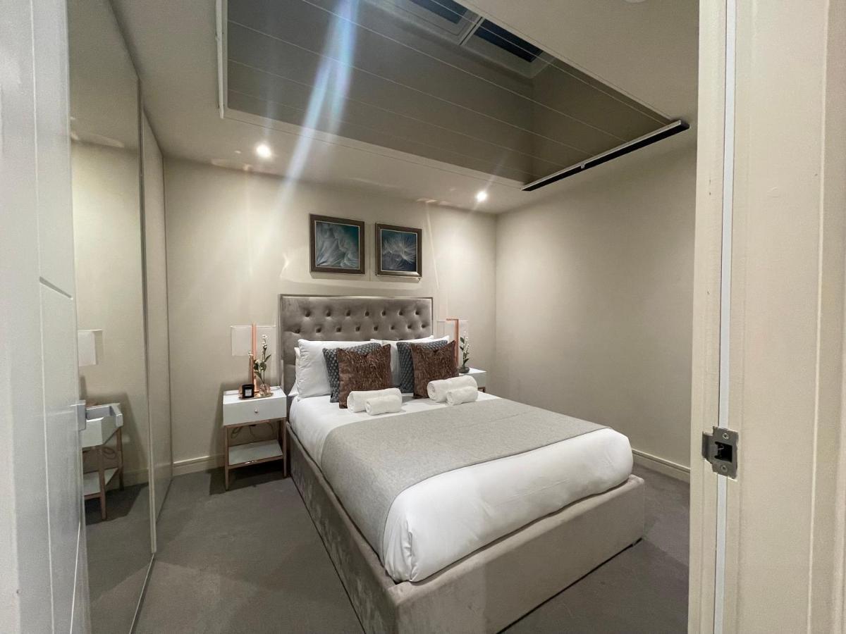 Sophisticated 1Br, 1 Ba Chigwell Designer Flat Chcl F2 Apartment ภายนอก รูปภาพ