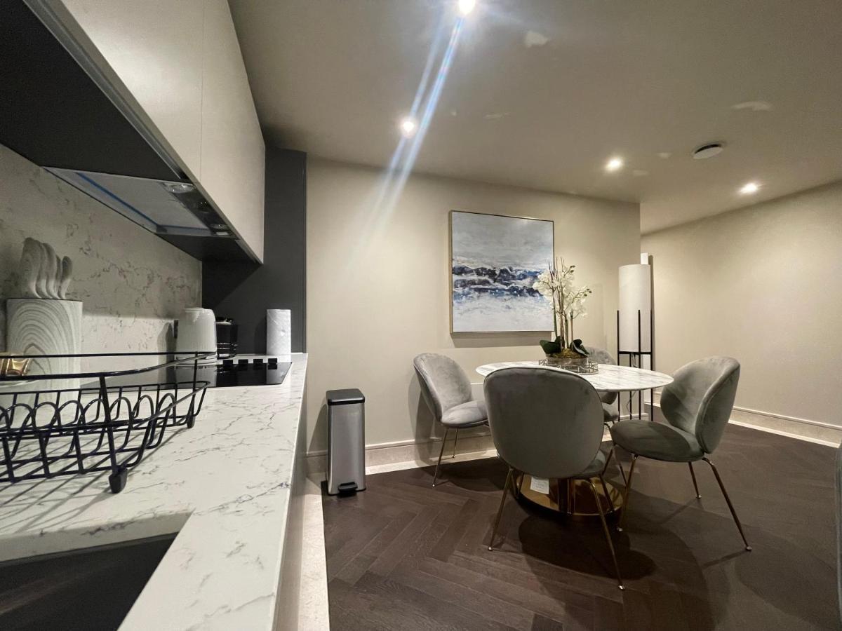Sophisticated 1Br, 1 Ba Chigwell Designer Flat Chcl F2 Apartment ภายนอก รูปภาพ