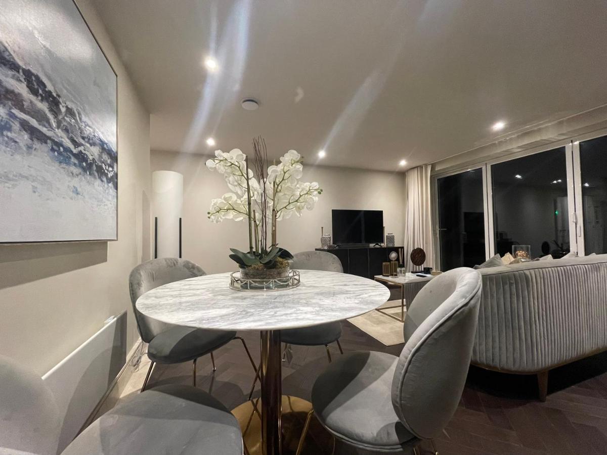 Sophisticated 1Br, 1 Ba Chigwell Designer Flat Chcl F2 Apartment ภายนอก รูปภาพ